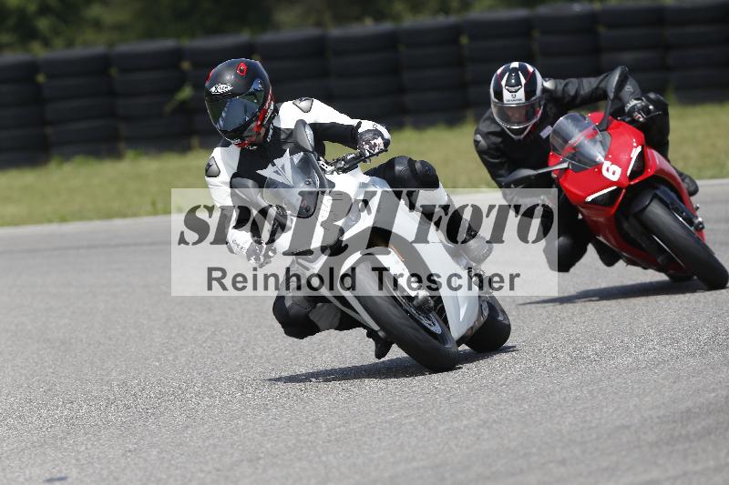 /27 12.06.2025 Ducati Schweiz Trackday Warmup  ADR/blau-bleu/6